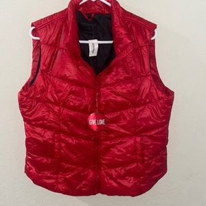 Red puffer vest aeropostales size XL NWT
